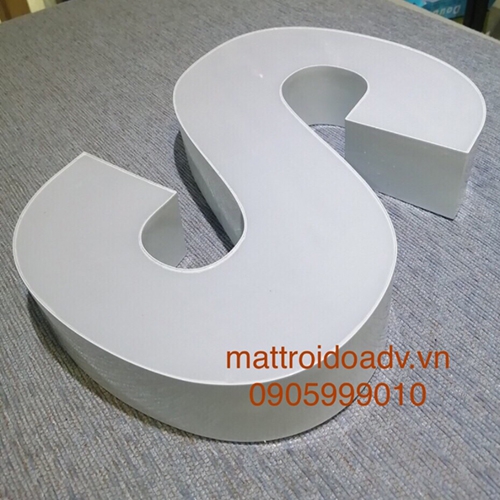 Chữ nhôm dấu viền Hàn Quốc, mặt dùng tấm Poly dẫn sáng hàn Quốc, gắn đèn Led bên trong